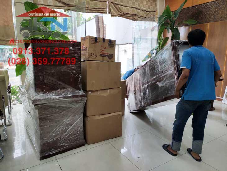 ĐỘI XE TẢI CHUYỂN NHÀ HÓC MÔN: TÚC TRỰC 24/7 TẠI PHAN VĂN HỚN VÀ KHU VỰC BÀ ĐIỂM