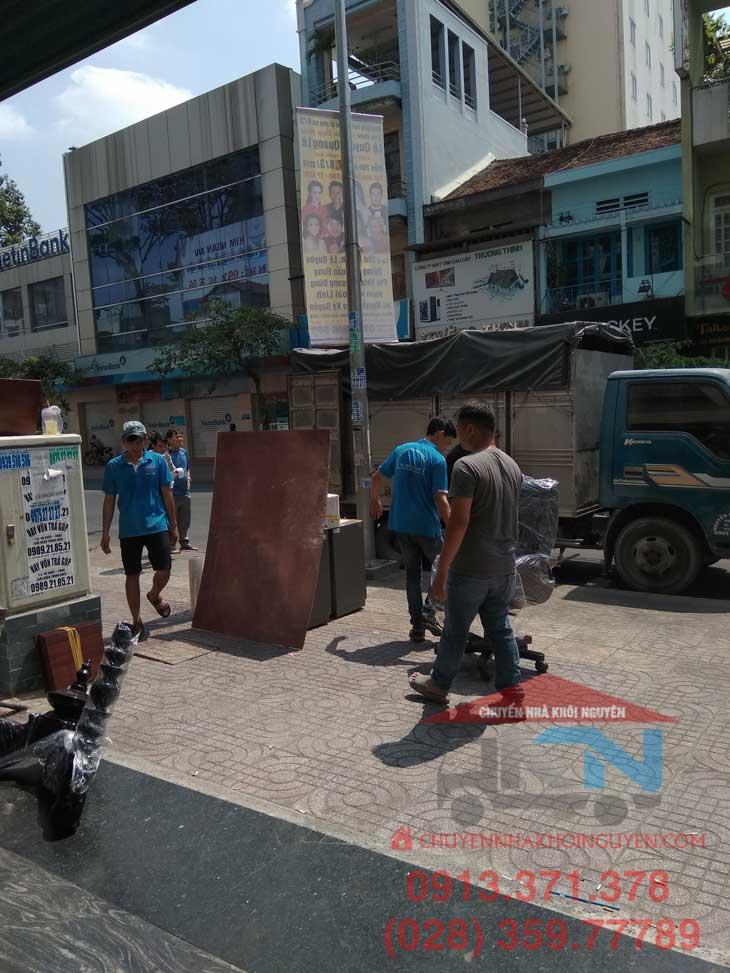 CHUYỂN NHÀ HÓC MÔN NHẬN THÁO LẮP MÁY LẠNH GIƯỜNG TỦ TRỌN GÓI