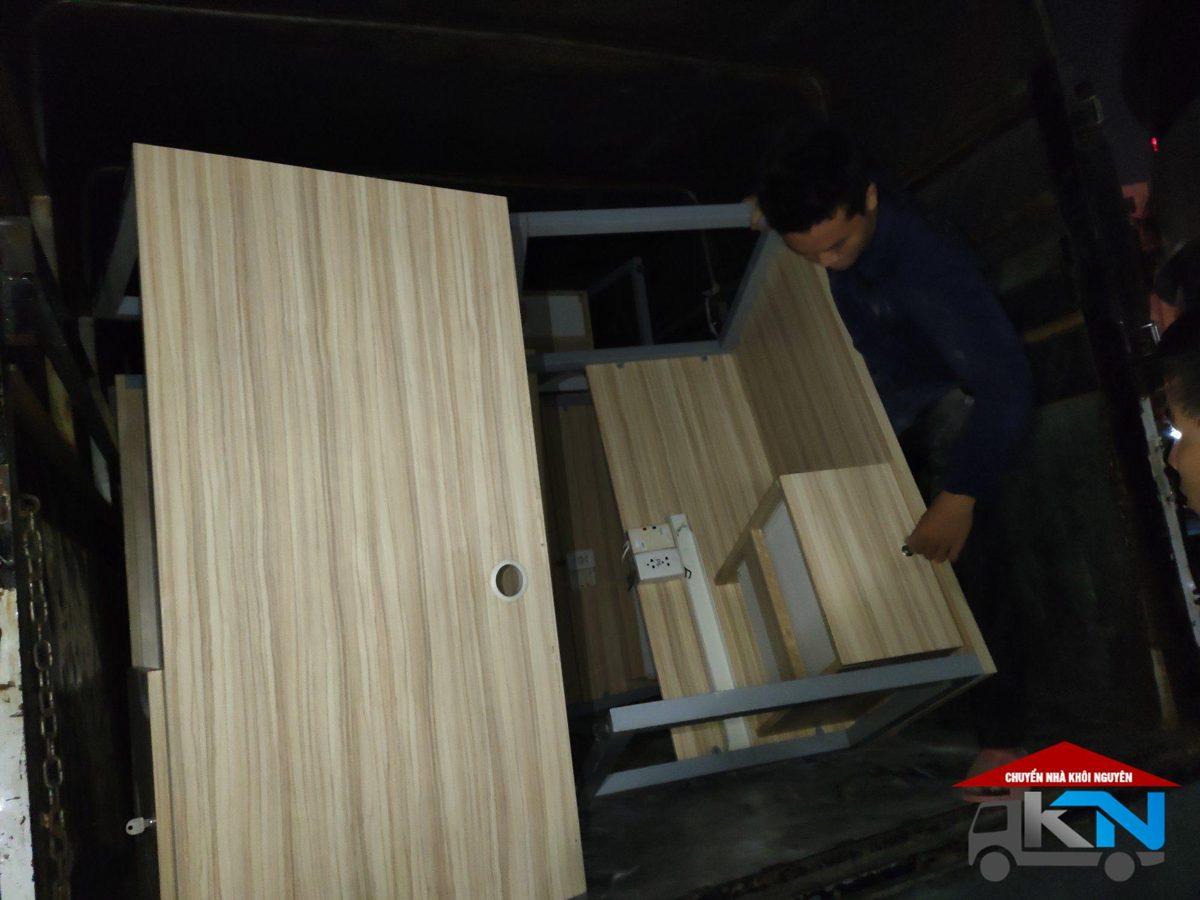 THỢ THÁO LẮP GIƯỜNG TỦ GỖ TỰ NHIÊN NGUYÊN KHỐI CẨN THẬN TẠI QUẬN THỐT NỐT