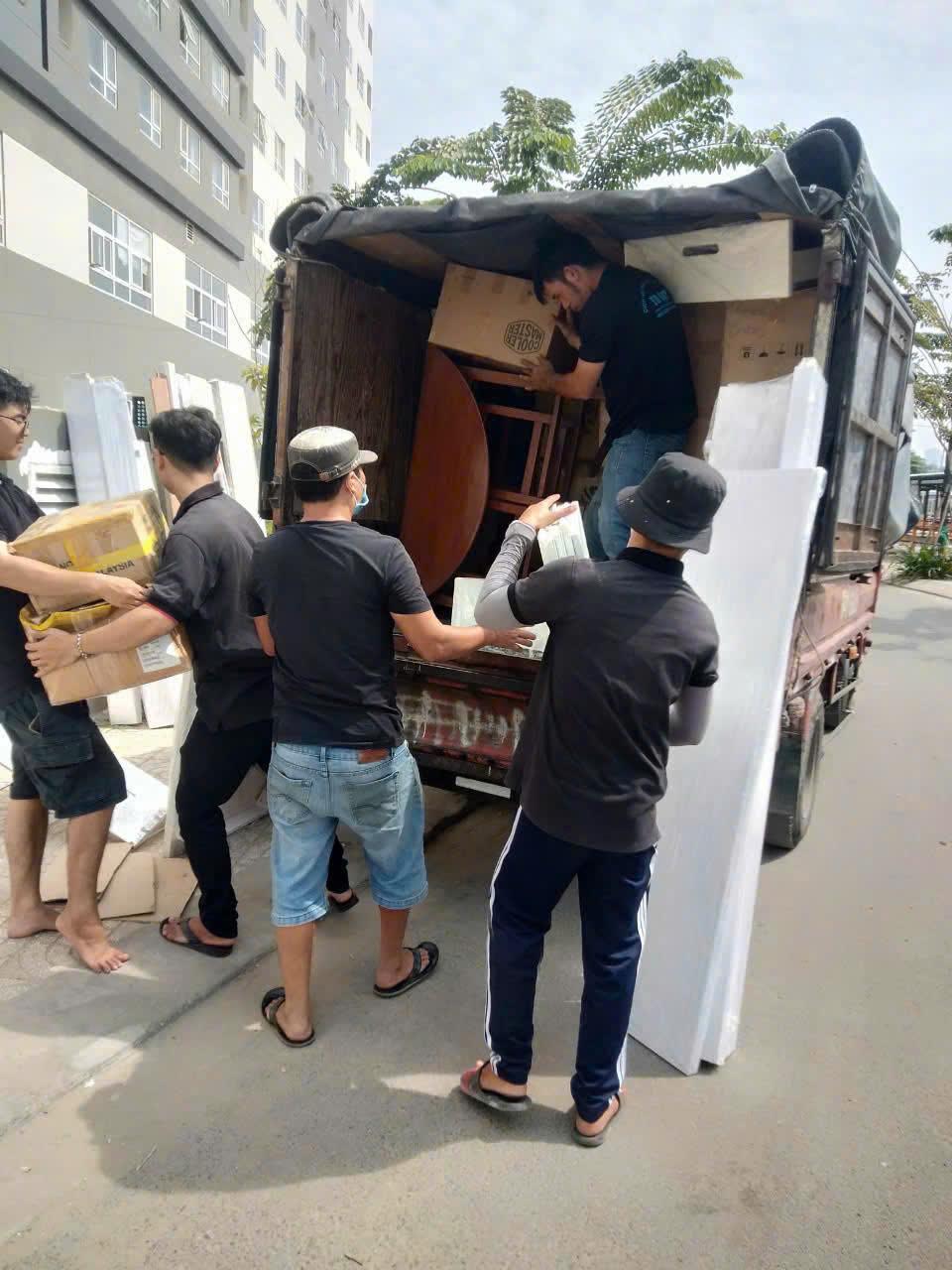 CHUYỂN NHÀ QUẬN BÌNH THẠNH – ĐƯỜNG HẺM NHỎ, XE 500KG CHUYÊN DỤNG, GIÁ CHỈ 1,35 TRIỆU NHÀ 2 PHÒNG