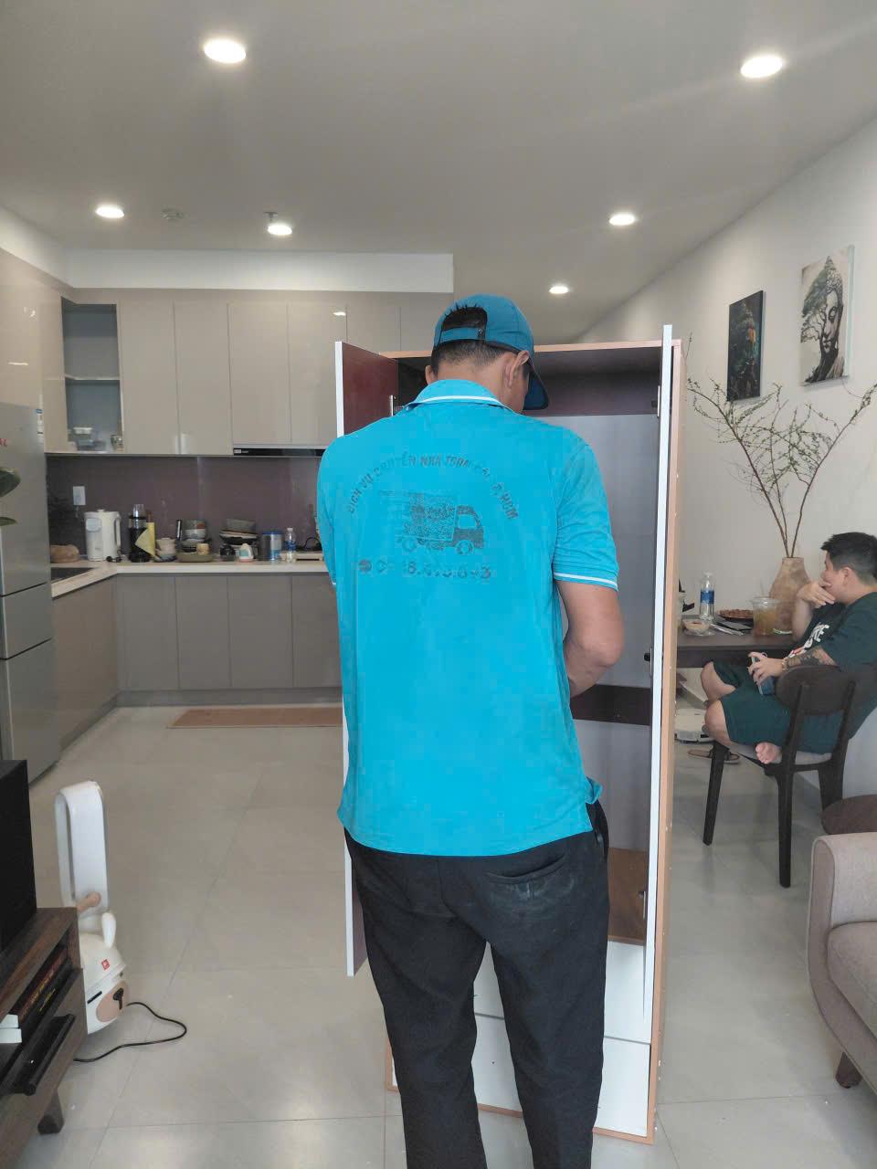 KỸ THUẬT THÁO RÁP TỦ QUẦN ÁO GỖ CÔNG NGHIỆP NHANH GỌN TRÊN ĐƯỜNG CỘNG HÒA, TÂN BÌNH