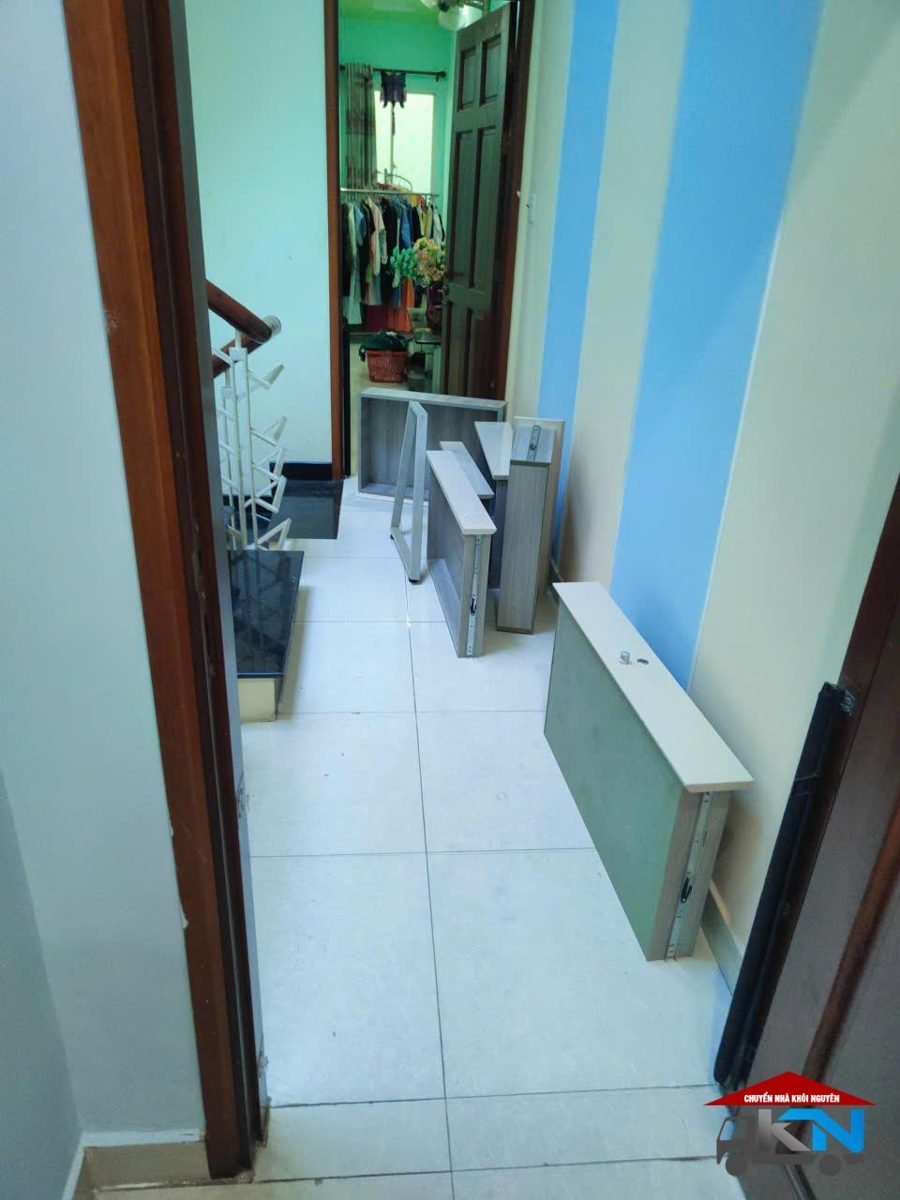 THÁO RÁP GIƯỜNG TỦ GỖ TỰ NHIÊN BỌC LÓT CHỐNG TRẦY XƯỚC TẠI PHƯỜNG BẾN THÀNH QUẬN 1
