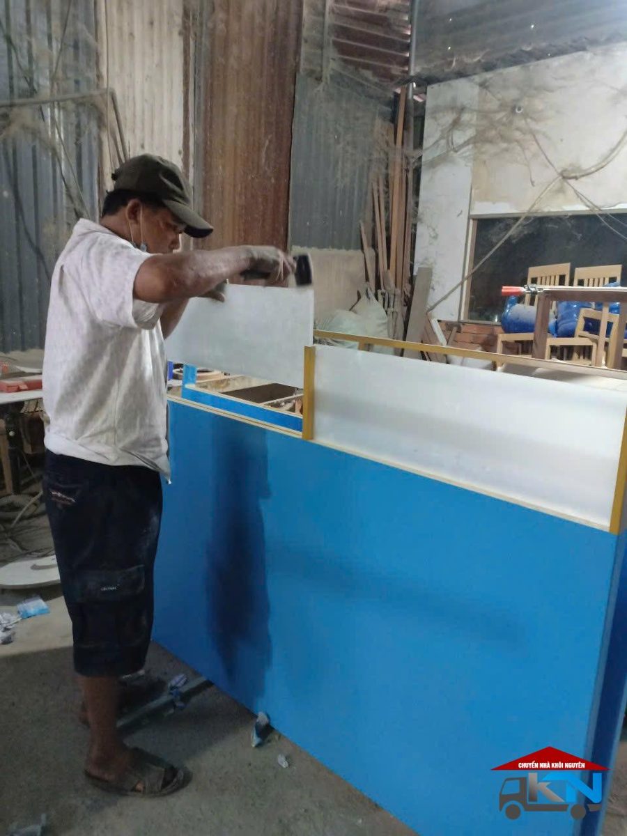 THÁO RÁP GIƯỜNG TỦ QUẬN BÌNH THẠNH CẨN THẬN CHO TỦ ÁO 3 CÁNH TẠI PHƯỜNG 19