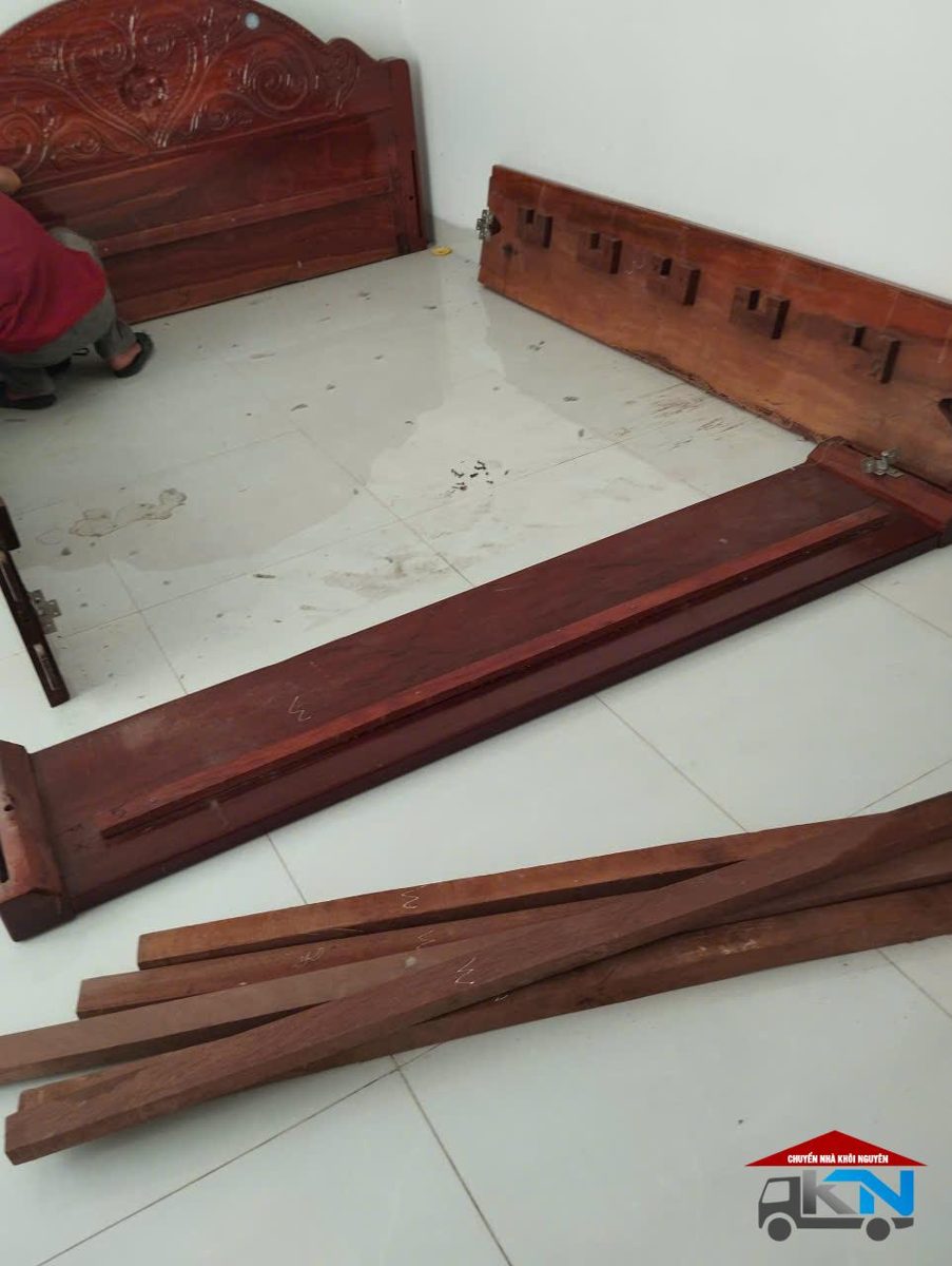 THỢ THÁO RÁP GIƯỜNG TỦ BÀN GHẾ HỌC SINH BÀN TRANG ĐIỂM TẠI PHƯỜNG 25 QUẬN BÌNH THẠNH